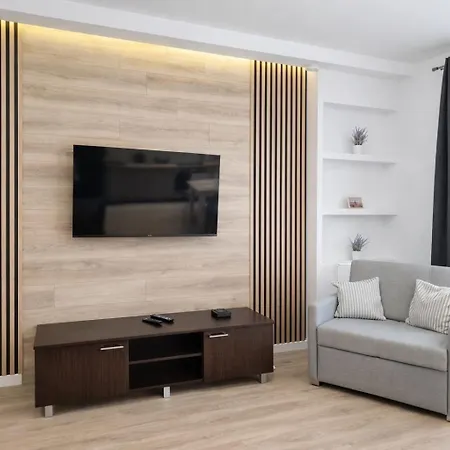 Julia By Livermo Air Conditioning بوزنان